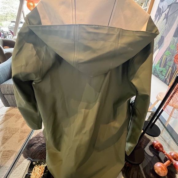 Stutterheim Mosebacke Hooded Long Sleeve Raincoat - olive green- size L - Picture 4 of 7